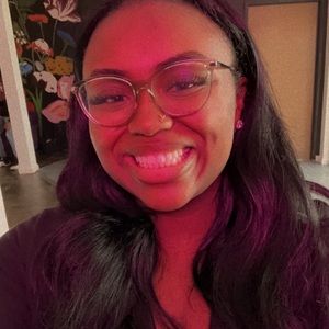 Meet your Posher, Amari